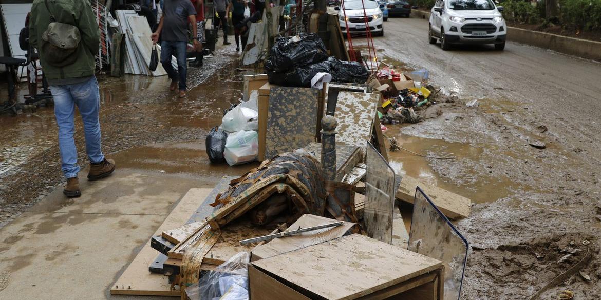 Previsão para hoje é de novas pancadas de chuva (Fernando Frazão/Agência Brasil)