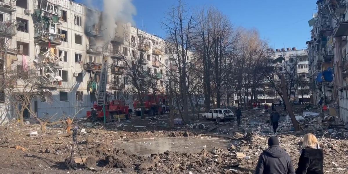 Cidade de Chuhuiv após bombardeio do exército russo (Reprodução/Redes Sociais)
