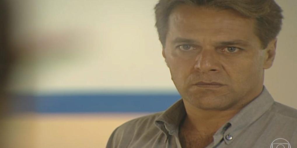 José Carlos Sanches como Fausto em cena da novela Por Amor, da TV Globo ((Reprodução/TV Globo))