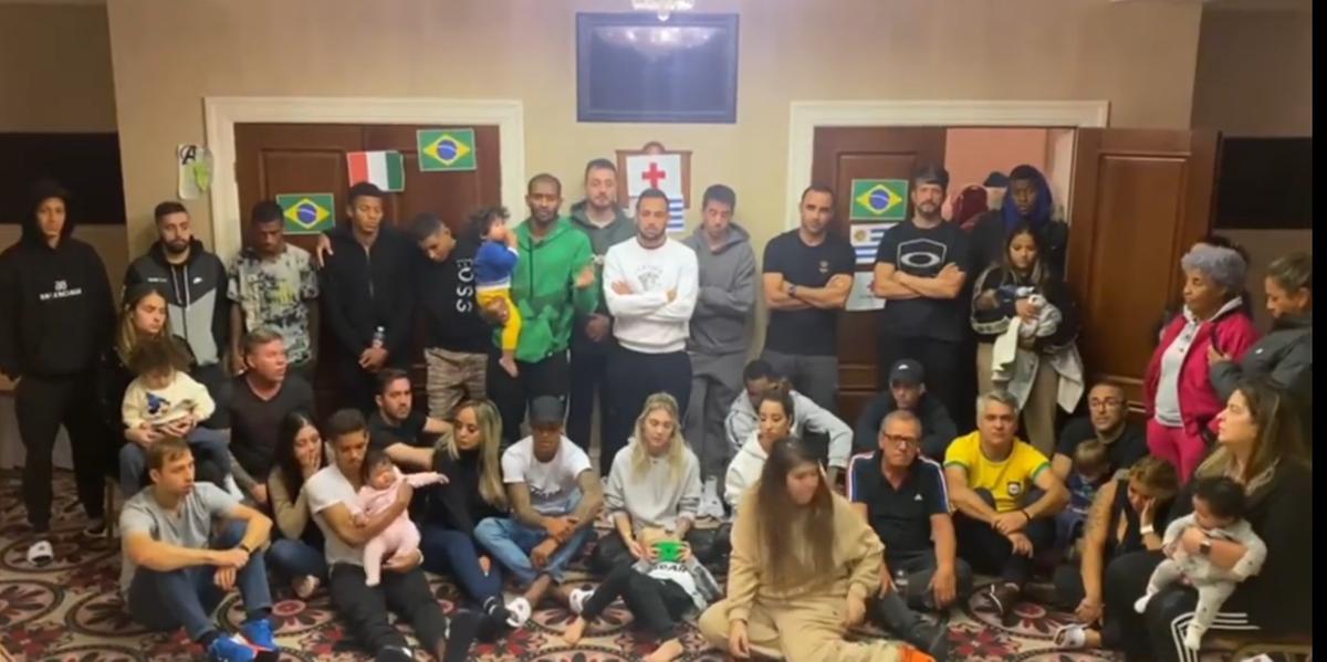Grupo de atletas brasileiros e familiares relatam que opção oferecida pela Embaixada Brasileira para fuga de Kiev, capital da Ucrânia, era arriscada na prática (Divulgação/Redes Sociais)