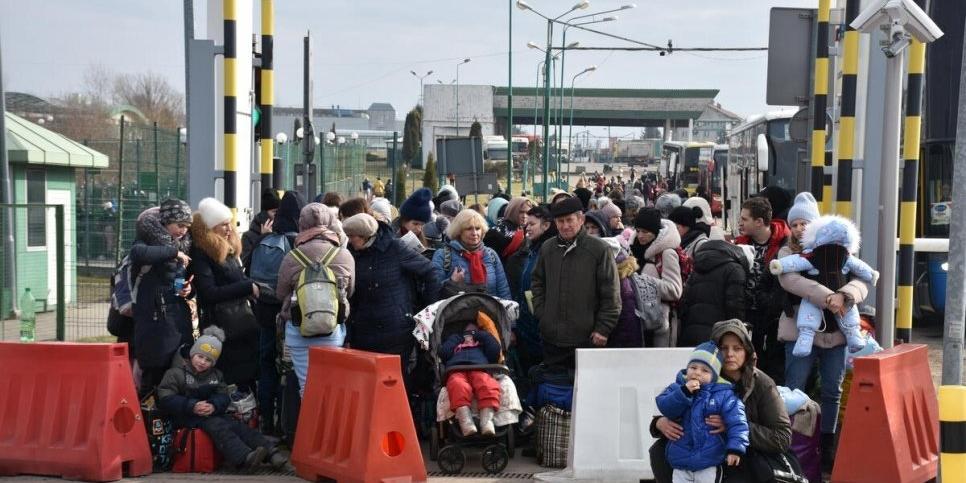 Milhares de refugiados deixam a Ucrânia em decorrência dos ataques russos (Acnur / Chris Melzer / Divulgação)