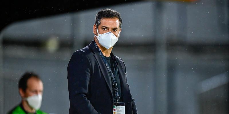 Marquinhos Santos comandou o América em virada histórica sobre o Guaraní, do Paraguai (Foto: Mourão Panda / América)