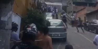 Torcedores entram em confronto no bairro Boa Vista, Leste da capital (Foto: Reprodução/ Redes Sociais)