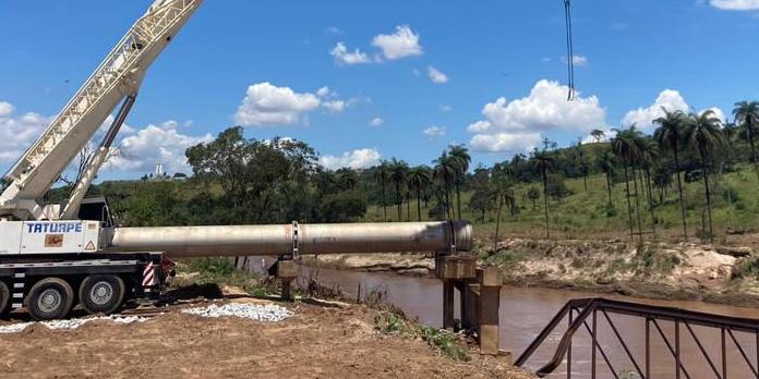 Obras na adutora da Copasa em Betim para restabelecer fornecimento de água (Copasa / Divulgação)