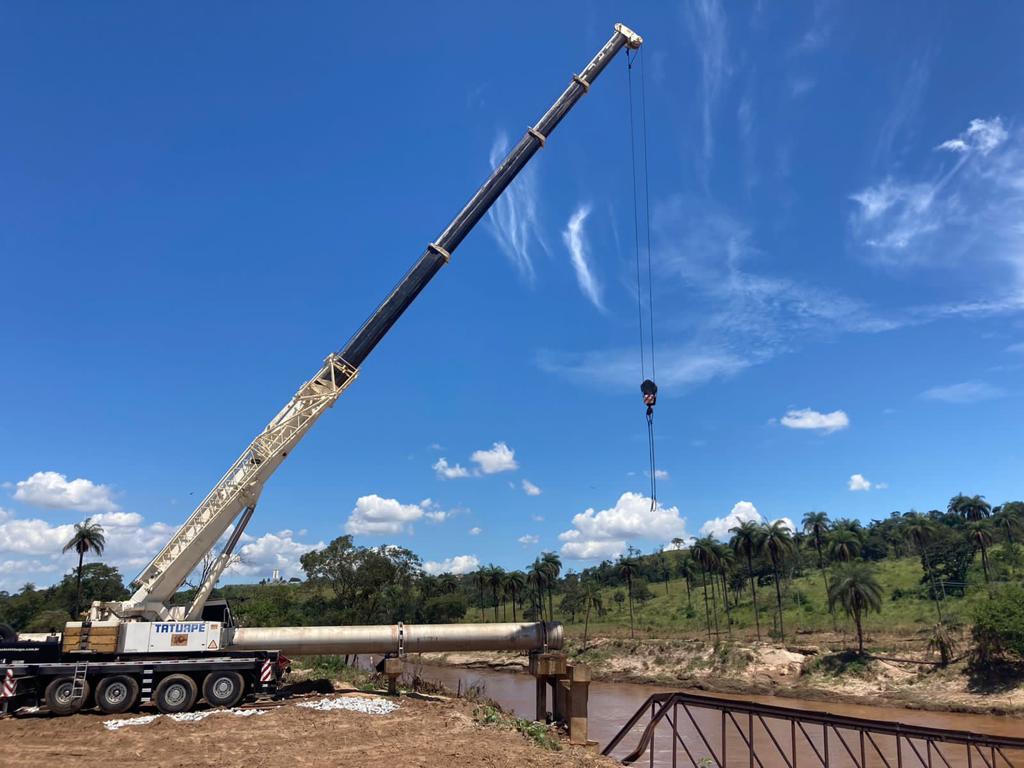 Obras na adutora da Copasa em Betim para restabelecer fornecimento de água (Copasa / Divulgação)