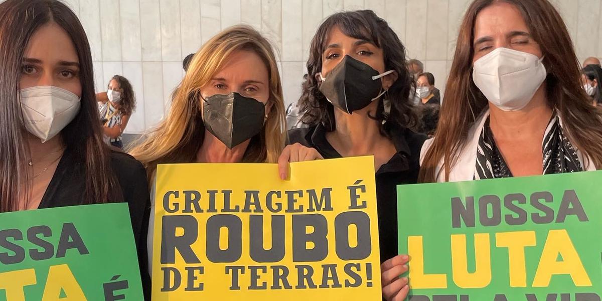As atrizes Alessandra Negrini, Paula Burlamaqui, Maria Ribeiro e Malu Mader participaram do Ato pela Terra, em Brasília (DF) (Instagram/ paulaburlamaquioficial / Reprodução)