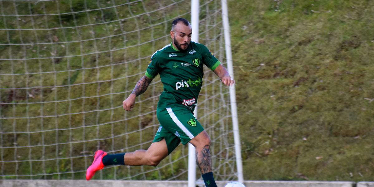 Caso o Coelho entre em campo com uma equipe alternativa, o atacante Rodolfo deverá receber uma oportunidade (João Zebral / América)