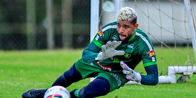 Jori passou por uma cirurgia no joelho direito para correção no menisco (Mourão Panda / AFC)
