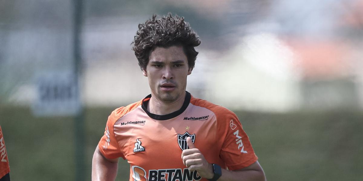 O lateral-esquerdo se lesionou no treinamento do último domingo (20), na Cidade do Galo (Pedro Souza / Atlético)