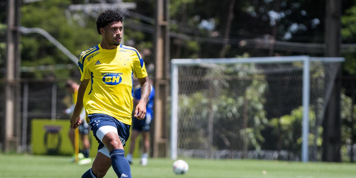 Machado desfalcou a Raposa nos dos últimos jogos em razão de um incômodo no joelho direito (Gustavo Aleixo/Cruzeiro)