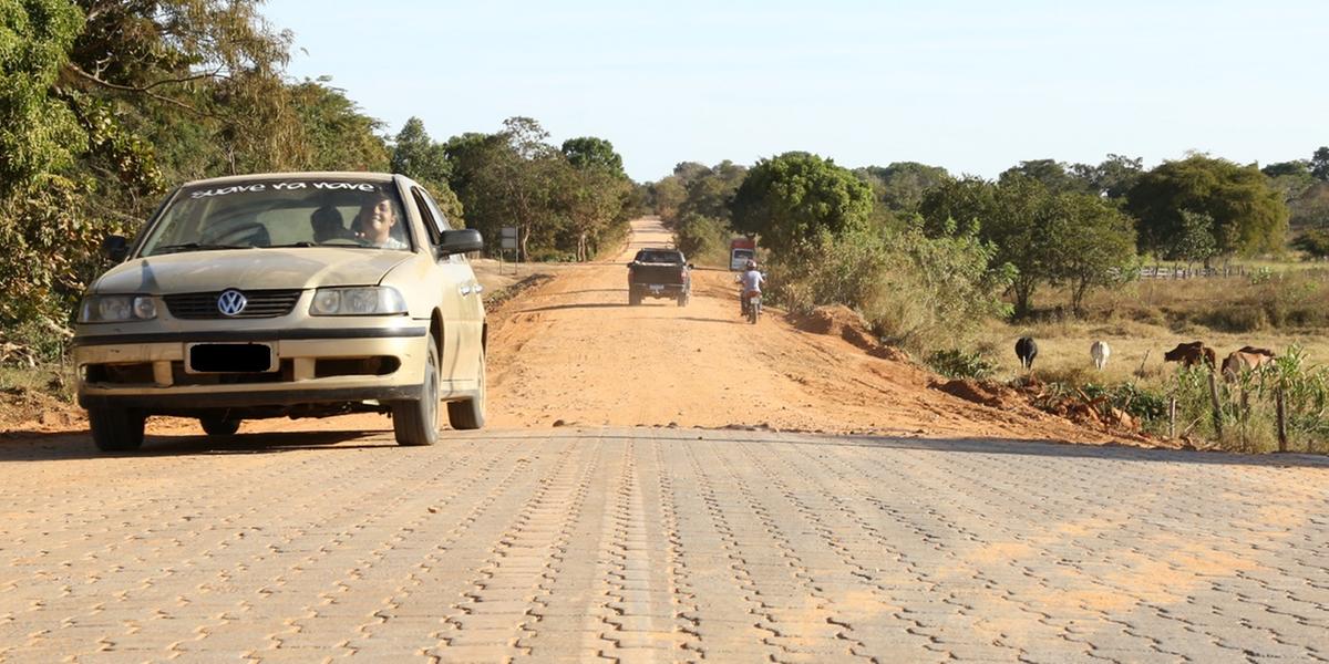 Trecho de 140 km da rodovia MG-401, no Norte de Minas, será recuperado (Gil Leonardi / Imprensa MG / Divulgação)