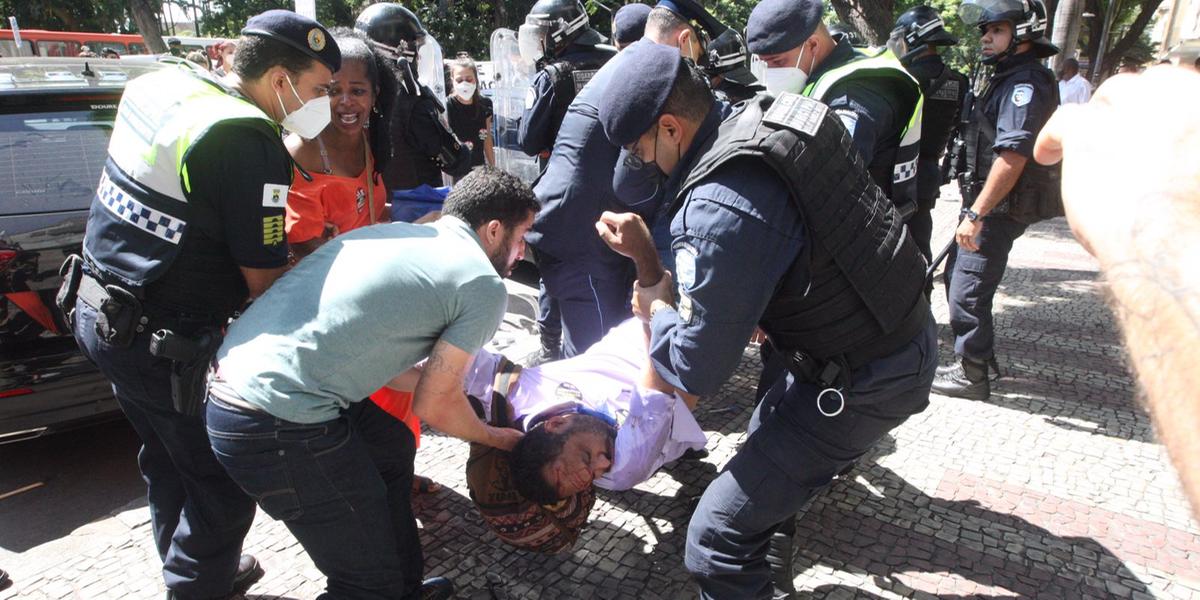 Professores acusaram a Guarda de força excessiva para conter manifestação em março deste ano (Lucas Prates / Hoje em Dia)