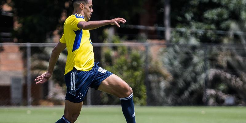 Lucas Oliveira foi anunciado como reforço do Cruzeiro no início desta temporada. (Foto: Gustavo Aleixo/Cruzeiro)