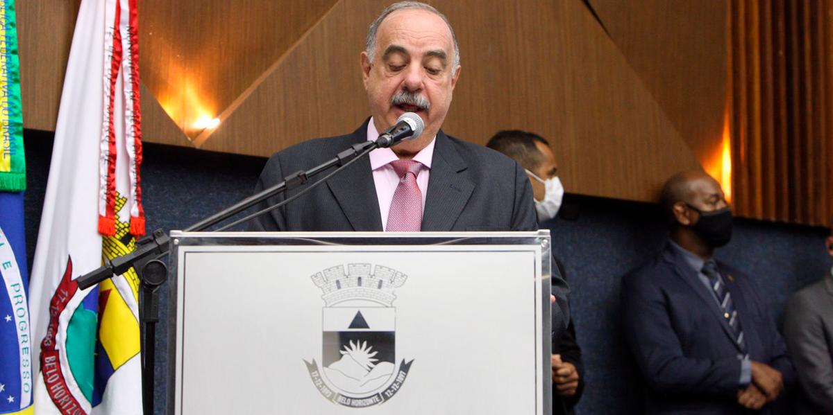 Em cerimônia na Câmara Municipal, o economista e escritor Fuad Noman tomou posse como novo prefeito de Belo Horizonte (Lucas Prates)