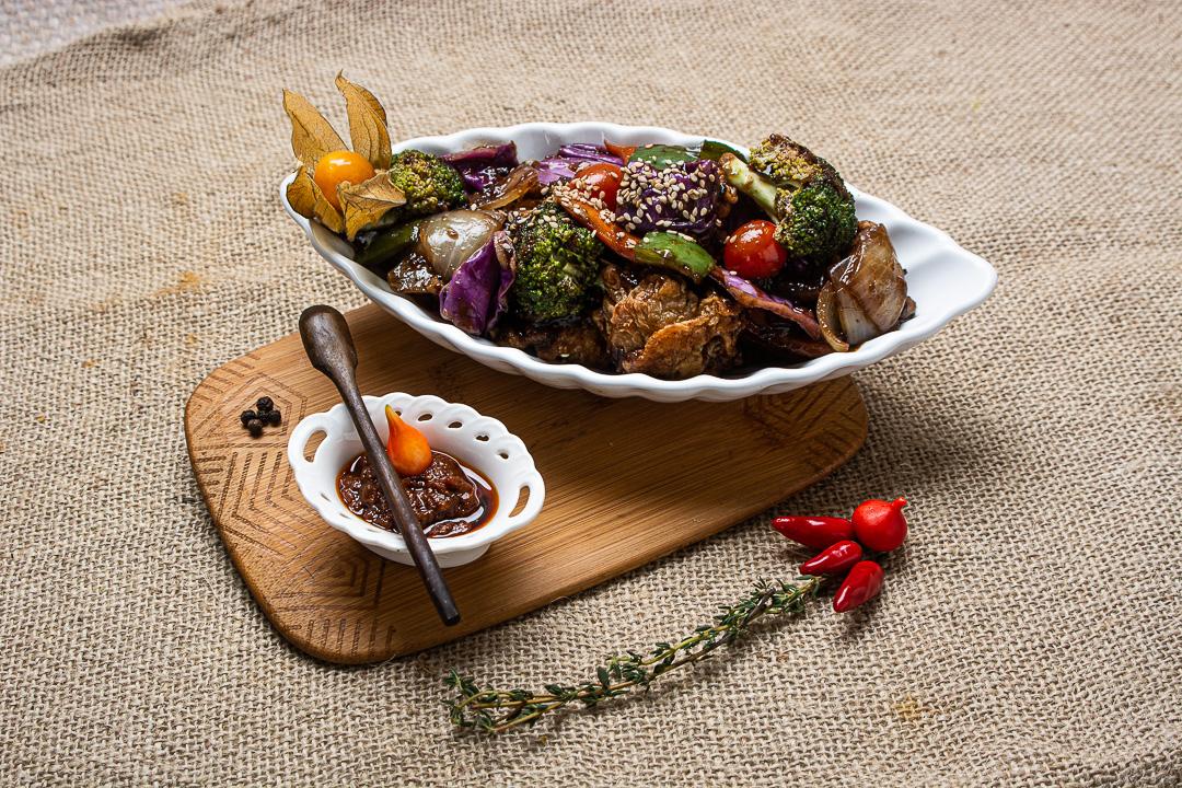 Ayam Goreng Tepung Asem Manis, do Barrigudinha Buteco Gourmet (Comida di Buteco / Rodney Costa / Divulgação)