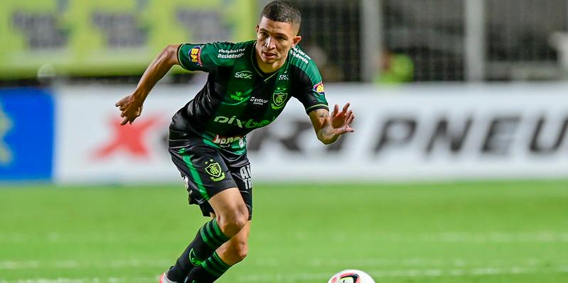 (Mourão Panda / América)