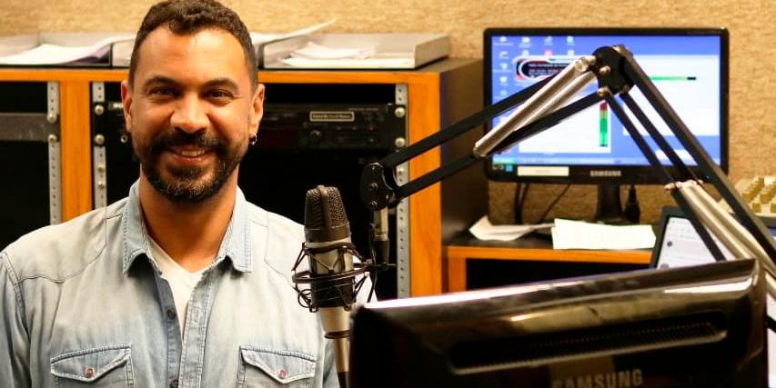 Léo Cardoso, professor em cursos de locução e oratória: “Não se trata de perder o medo. Precisamos é fazer a gestão, o controle emocional” (Arquivo pessoal)