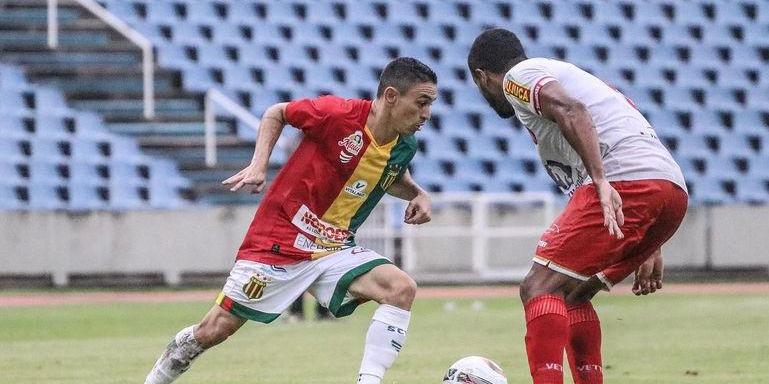 Os dois gols da partida disputada no Castelão foram marcados no primeiro tempo (Ronald Felipe/Sampaio Corrêa)