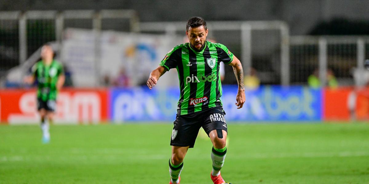 Atacante Felipe Azevedo marcou o segundo gol do Coelho na goleada sobre o time gaúcho (Mourão Panda / América)