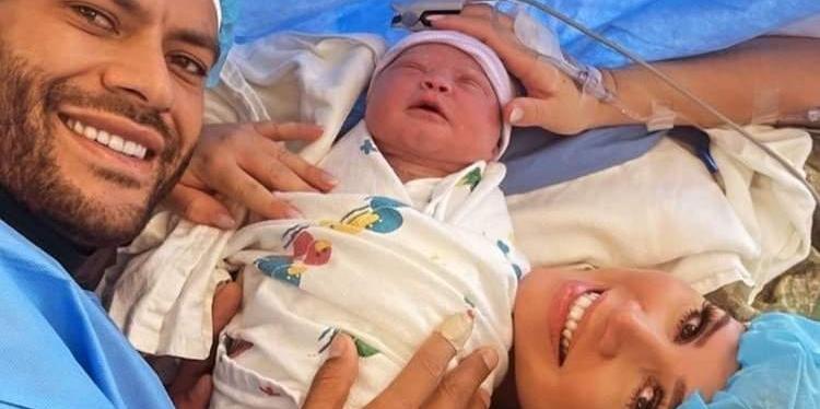 Hulk com a esposa Camila e Sousa e a filha Zaya (Reprodução/Instagram)