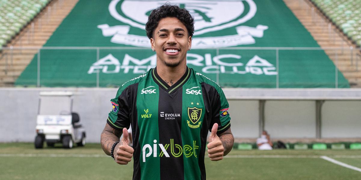 O meia-atacante, de 24 anos, foi formado nas categorias de base do Coelho (Vinícius Silva / América)