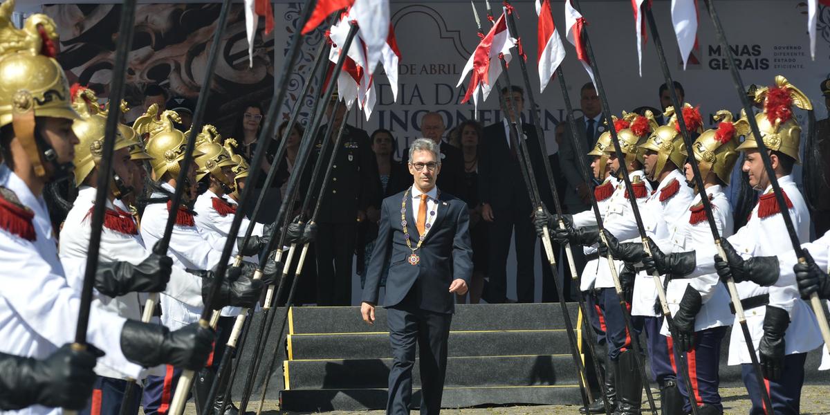 Governador Romeu Zema cumpriu protocolos na cerimônia da Inconfidência Mineira em Ouro Preto (Cristiano Machado/Imprensa MG)