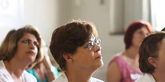 Pessoas com mais de 60 anos podem fazer treinamento gratuito para inserção no mercado de trabalho em BH (Rede Cidadã / Divulgação)