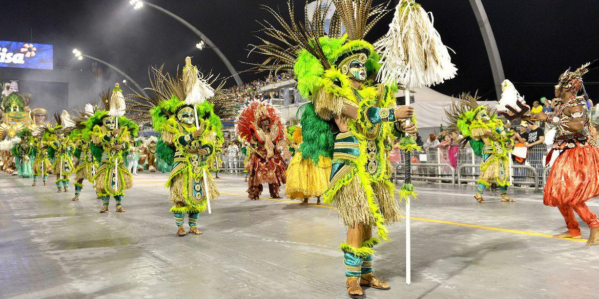 Sete escolas desfilam na primeira noite no Anhembi (Marcelo Messina/Liga escolas de samba de SP)