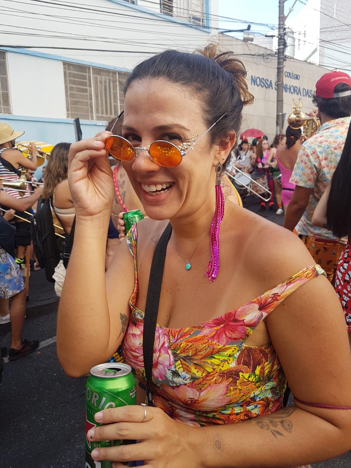 Desfile do Bloco da Praia arrasta foliões pelo bairro Floresta, neste feriadão de Tiradentes (Ana Paula Lima / Hoje em Dia)
