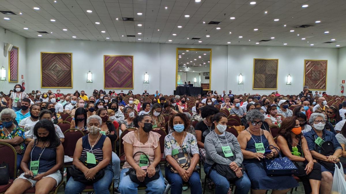 Servidores da educação decidiram lutar por reajuste diferenciado para alcançar o piso nacional (Sind-UTE / Divulgação)