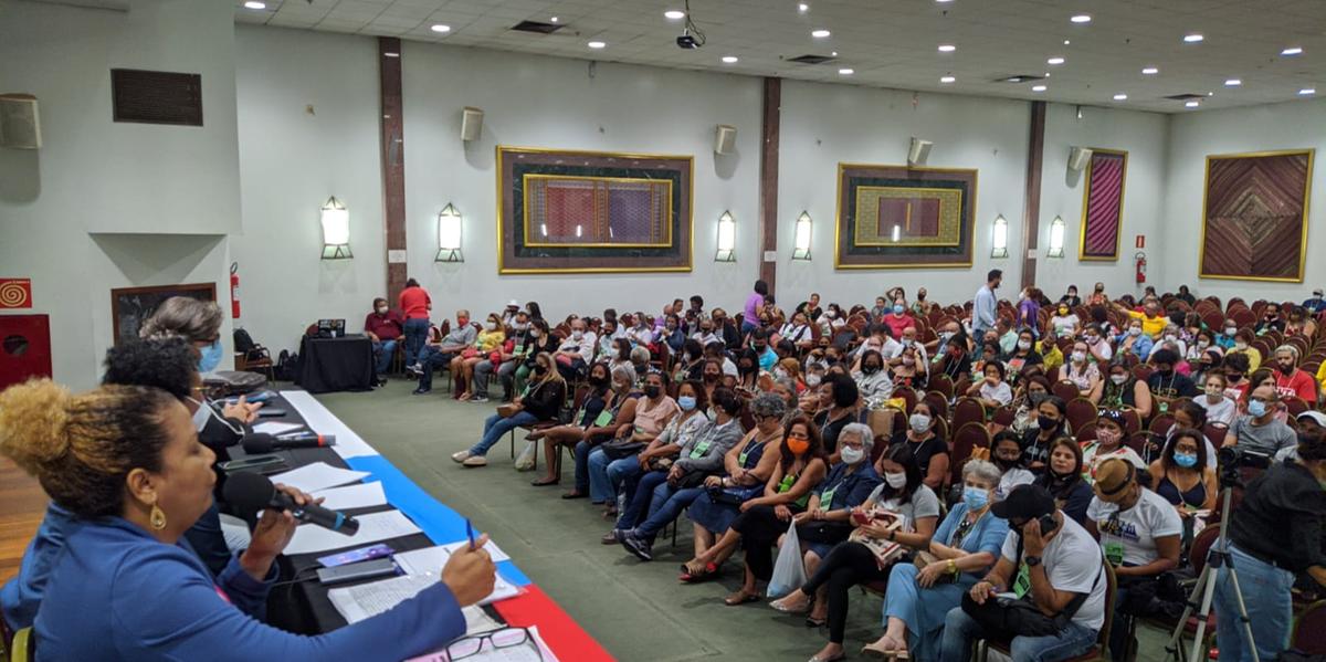 Assembleia dos servidores da educação decidiu por fazer paralisação contra suspensão de reajuste diferenciado (Sind-UTE / divulgação)