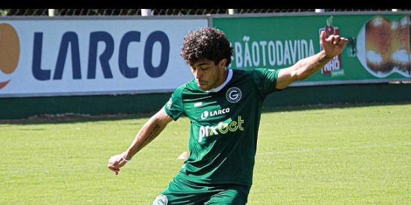 Aos 31 anos, o atacante disputou onze partidas pelo time esmeraldino até o momento (Rosiron Rodrigues/Goiás EC)