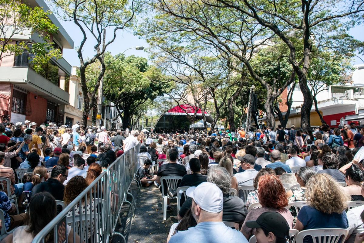 Orquestra Filarmônica de Minas Gerais se apresenta na Praça da Savassi, neste domingo (Daniela Paoliello)