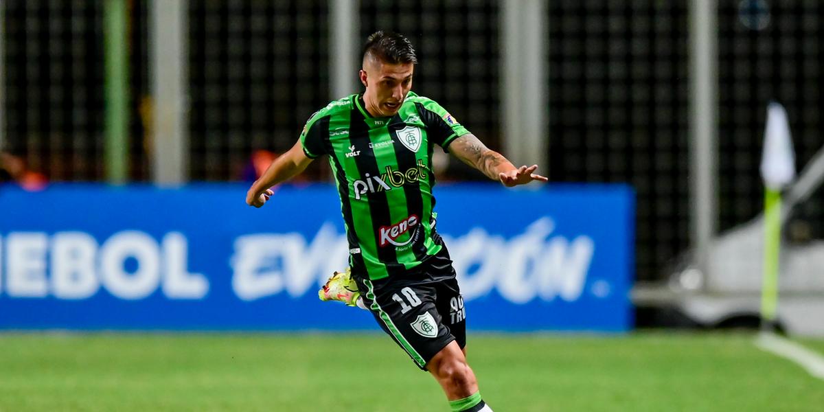 O meia colombiano marcou o gol da vitória do Coelho sobre o Athletico-PR (Mourão Panda / América)