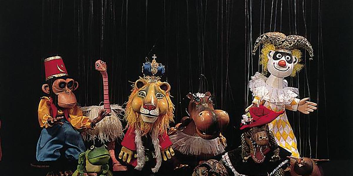 "Carnaval dos Animais" é o espetáculo que reúne o maior número de marionetes (Giramundo/Divulgação)