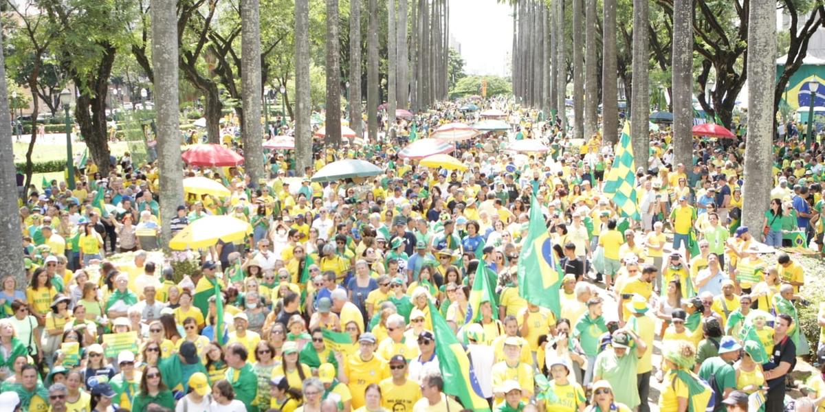 O Dia do Trabalho foi marcado por manifestações em BH (Fernando Michel / Hoje em Dia)