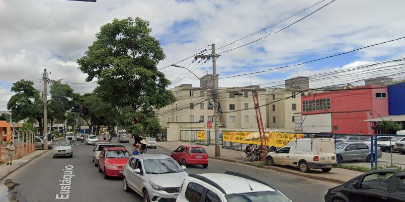 Supermercado pega fogo na região do Barreiro, em BH (Google Street View / Reprodução)