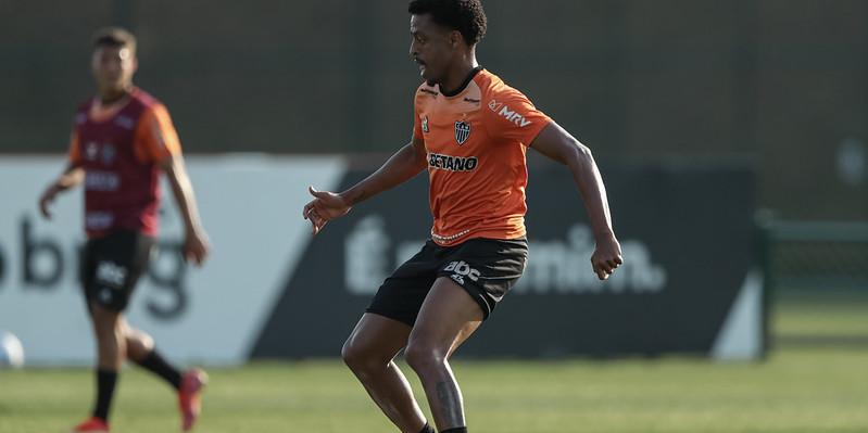 Jogador comentou que jogadores também precisam assumir responsabilidade em mau momento do jogo (Foto: Pedro Souza / Atlético)