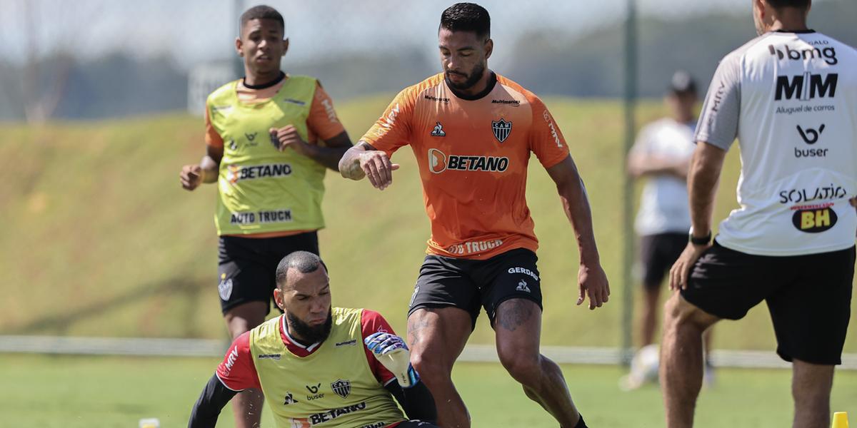 Nathan Silva volta ao time após suspensão pelo terceiro cartão amarelo (Pedro Souza / Atlético)