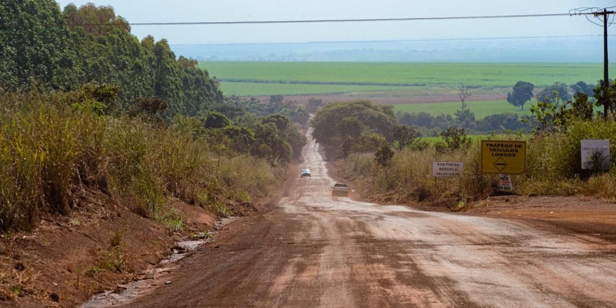 Além das obras na pista da LMG-680, será retomada a construção da ponte sobre o rio Paracatu (Dirceu Aurélio / Imprensa MG / Divulgação)