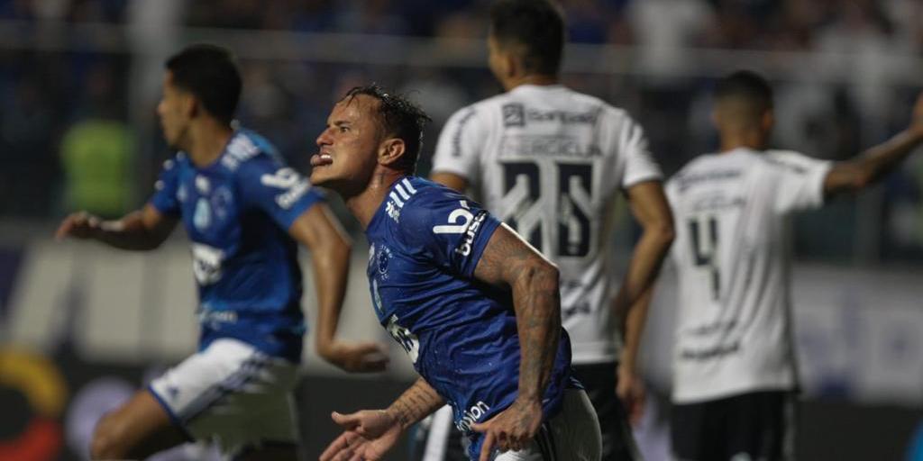 Atacante Edu marcou o gol da vitória da Raposa no tempo normal (Fernando Michel)
