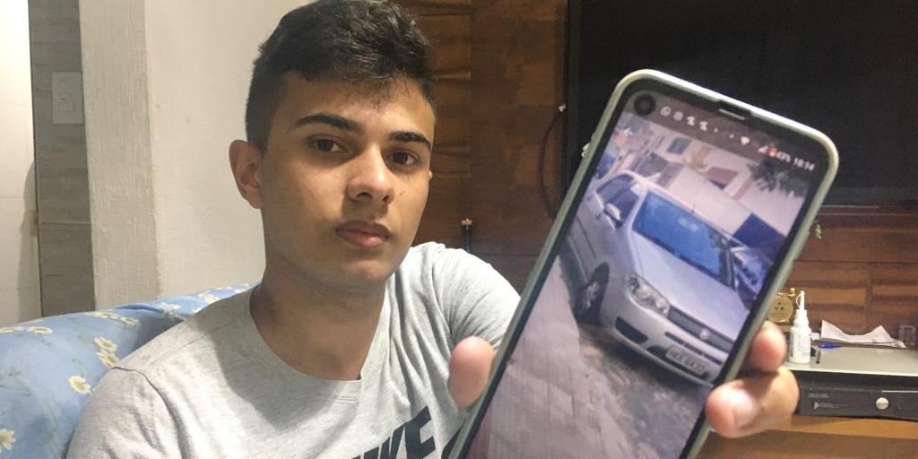 Carro de Guilherme Victor foi levado por bandidos na última sexta-feira, na região da Pampulha (Maurício Viera)