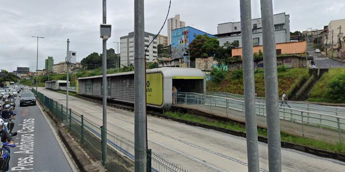 Avenida Presidente Antônio Carlos ganha radar (Google Street View / Reprodução)