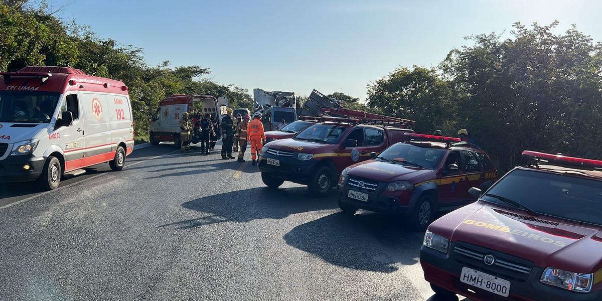 Acidente deixa 13 pessoas feridas no Norte de Minas (Bombeiros / Divulgação)