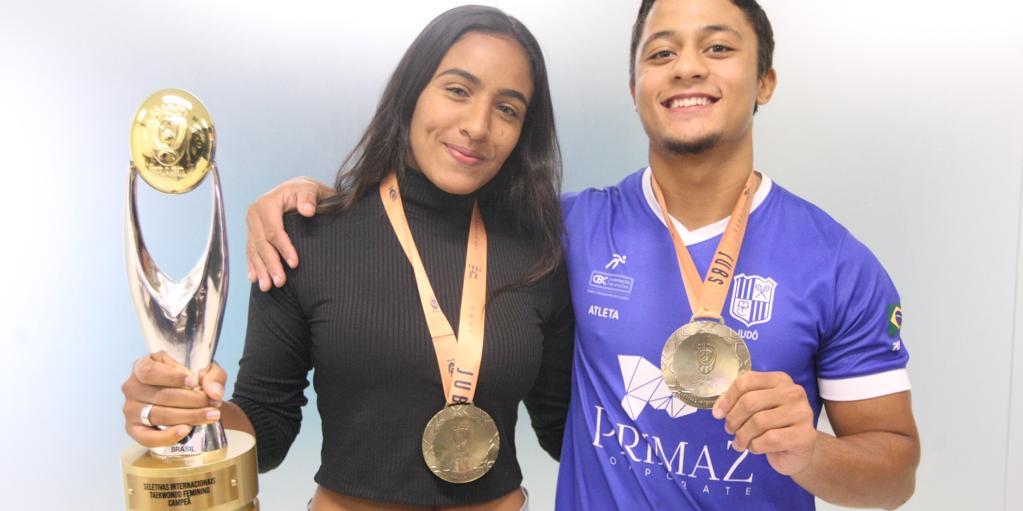 Rebeca Oliveira e Diego Ismael representaram os atletas medalhistas da Atlética (Valéria Marques/Hoje Em Dia)