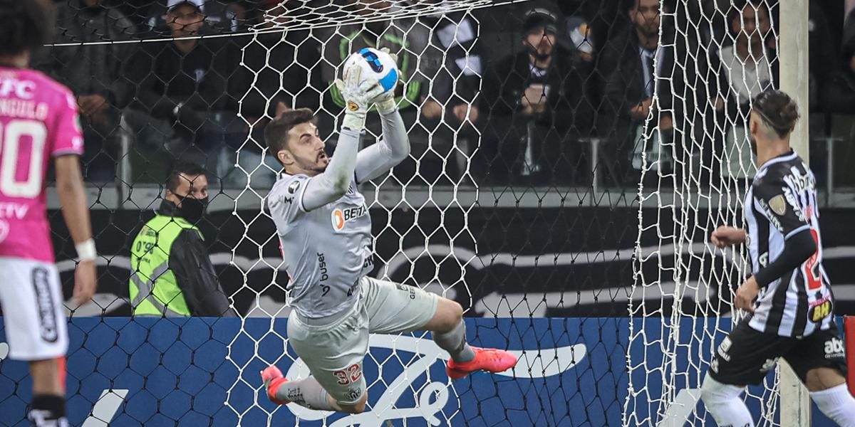 Rafael ganhou uma vaga no time titular já que Everson está com Covid 19 (Pedro Souza / Atlético)