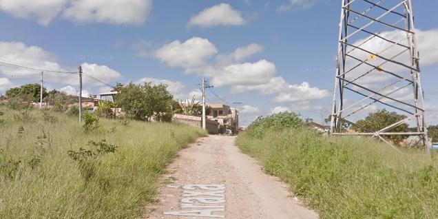 Polícia Militar foi acionada para a rua Araxá onde a vítima foi abordada pelos assaltantes (Google Street View / Reprodução)