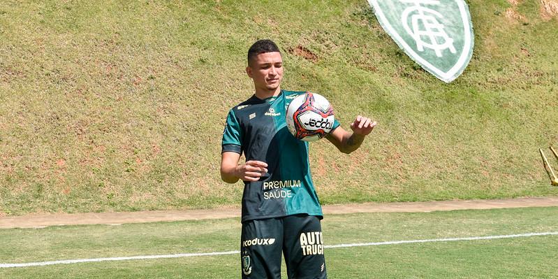 (Mourão Panda / América)