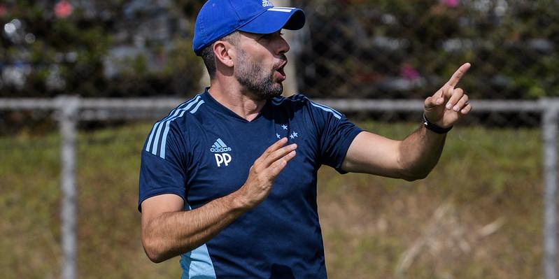 Treinador pediu reforços para sequência da temporada e diretoria busca mais nomes (Gustavo Aleixo/Cruzeiro)