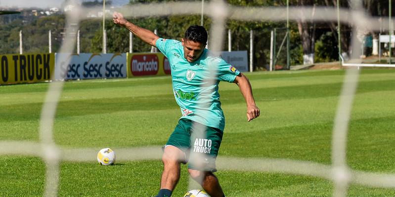 Aloísio, o 'Boi Bandido' do América em treino no CT Lanna Drumond. (João Zebral / América)